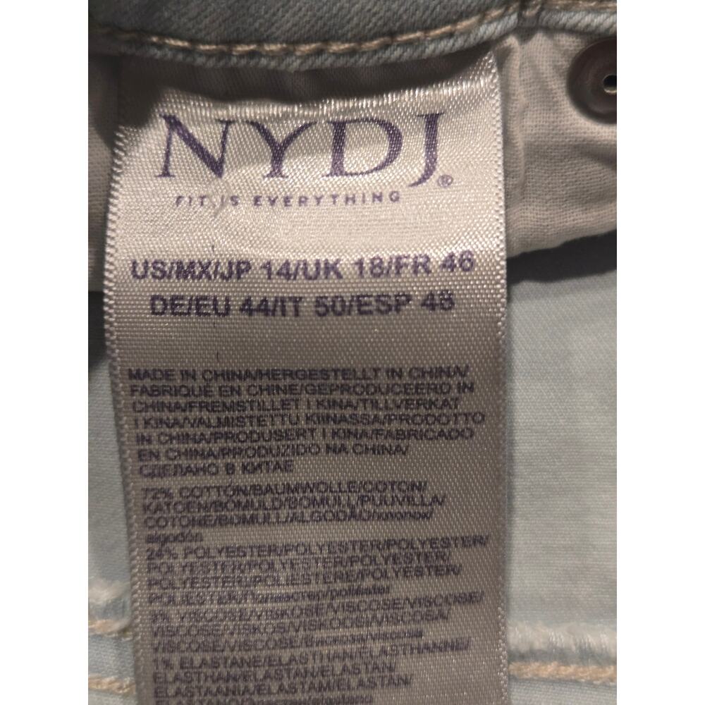 NYDJ (Not Your Daughter's Jeans) Bermuda Shorts Color: Light Wash Size: 14 - Picture 6 of 7